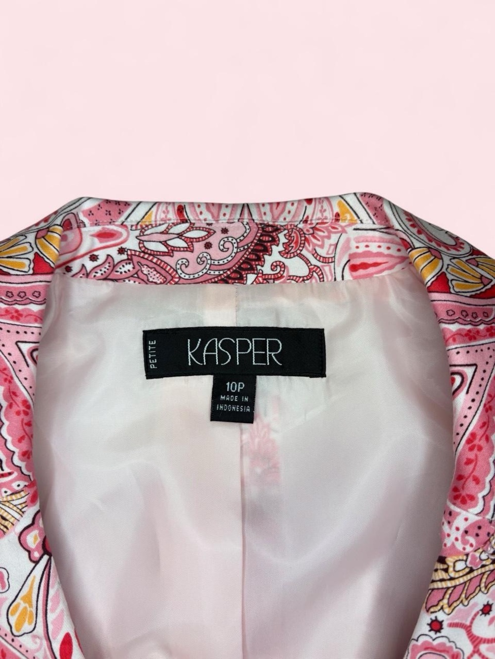 Pink Paisley Button-Front Cropped Jacket - Picture 7 of 7